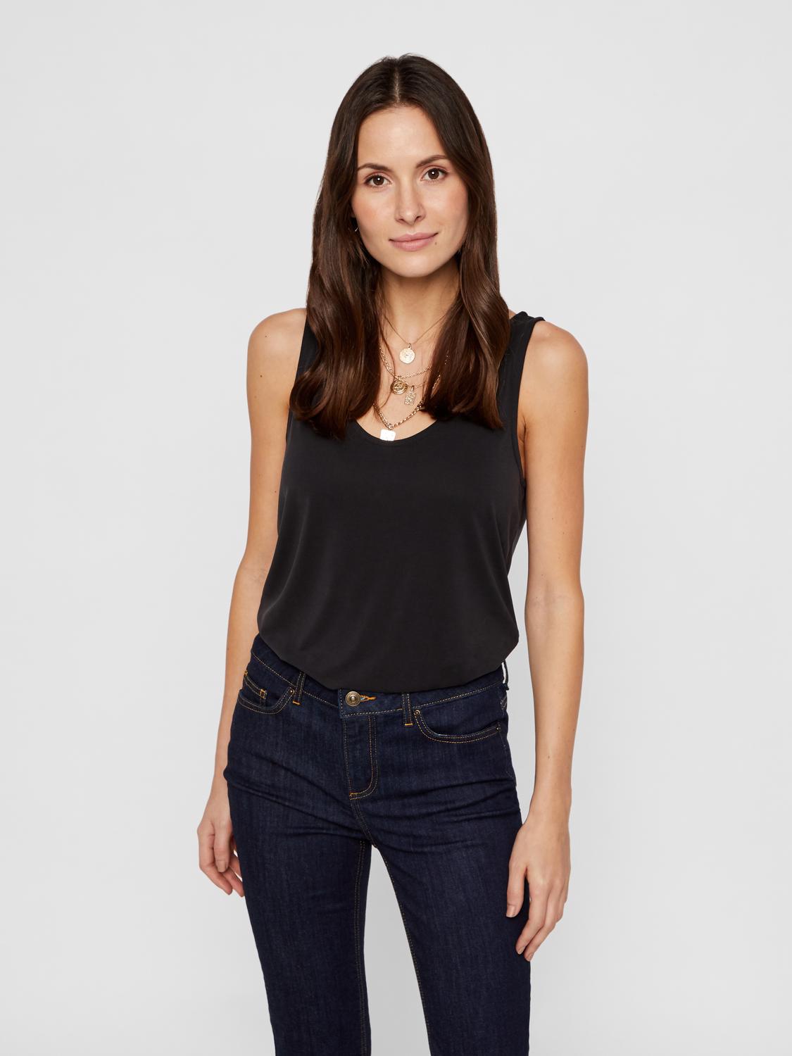 model_shot-front
